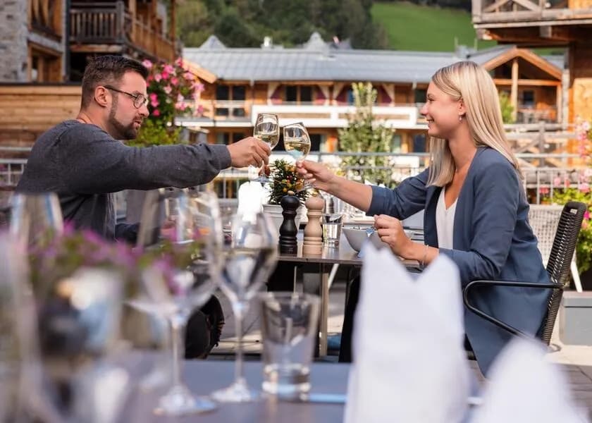 Exklusives Apartment für zwei Personen nahe Wildkogel – Romantischer Alpenurlaub
